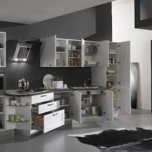 Bucatarie cu usi deschise