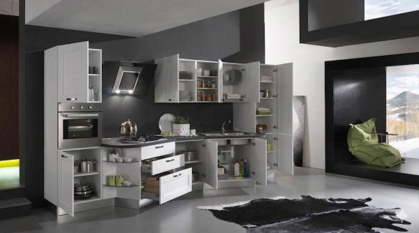 Bucatarie cu usi deschise