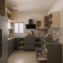 Bucatarie-in-forma-de-U-cu-usile-deschise.