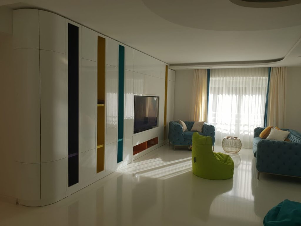 mobilier de living ececutat de producator mobilier pe comanda